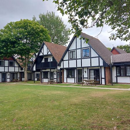 3.9. Tudor Court Villa Hayle Exterior photo