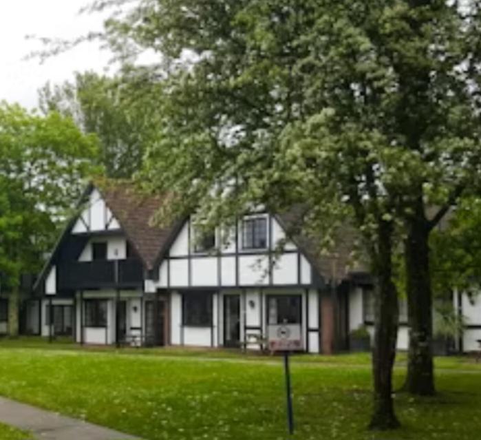 3.9. Tudor Court Villa Hayle Exterior photo